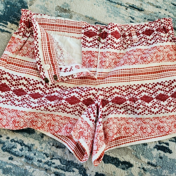 LOFT Red High Waist Shorts with Festive Pattern - Picture 3 of 5